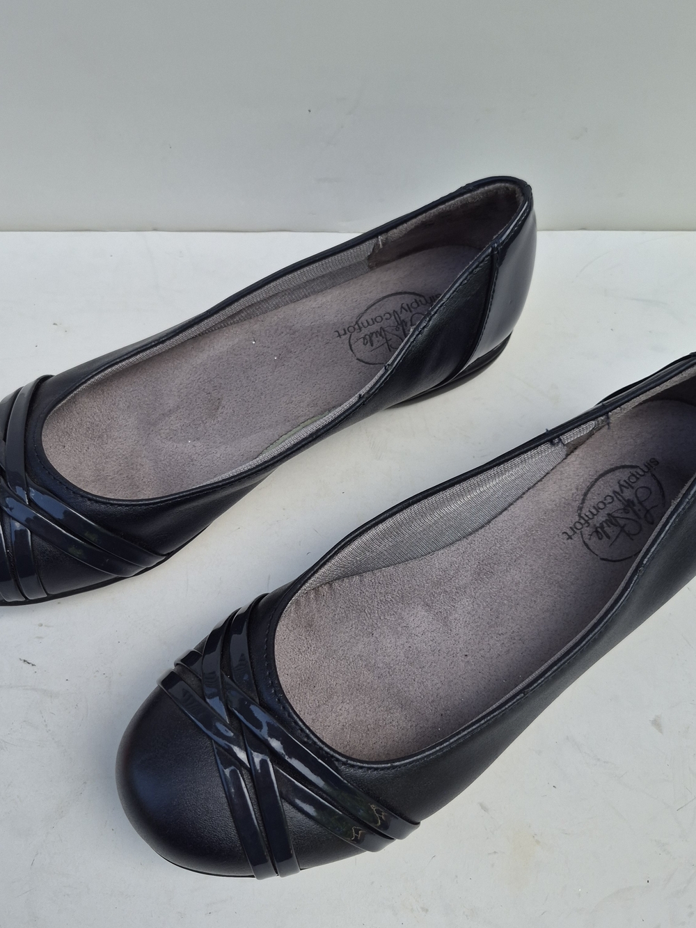 New Life Stride Black Patent-Trim Slip-On Ballet Flats